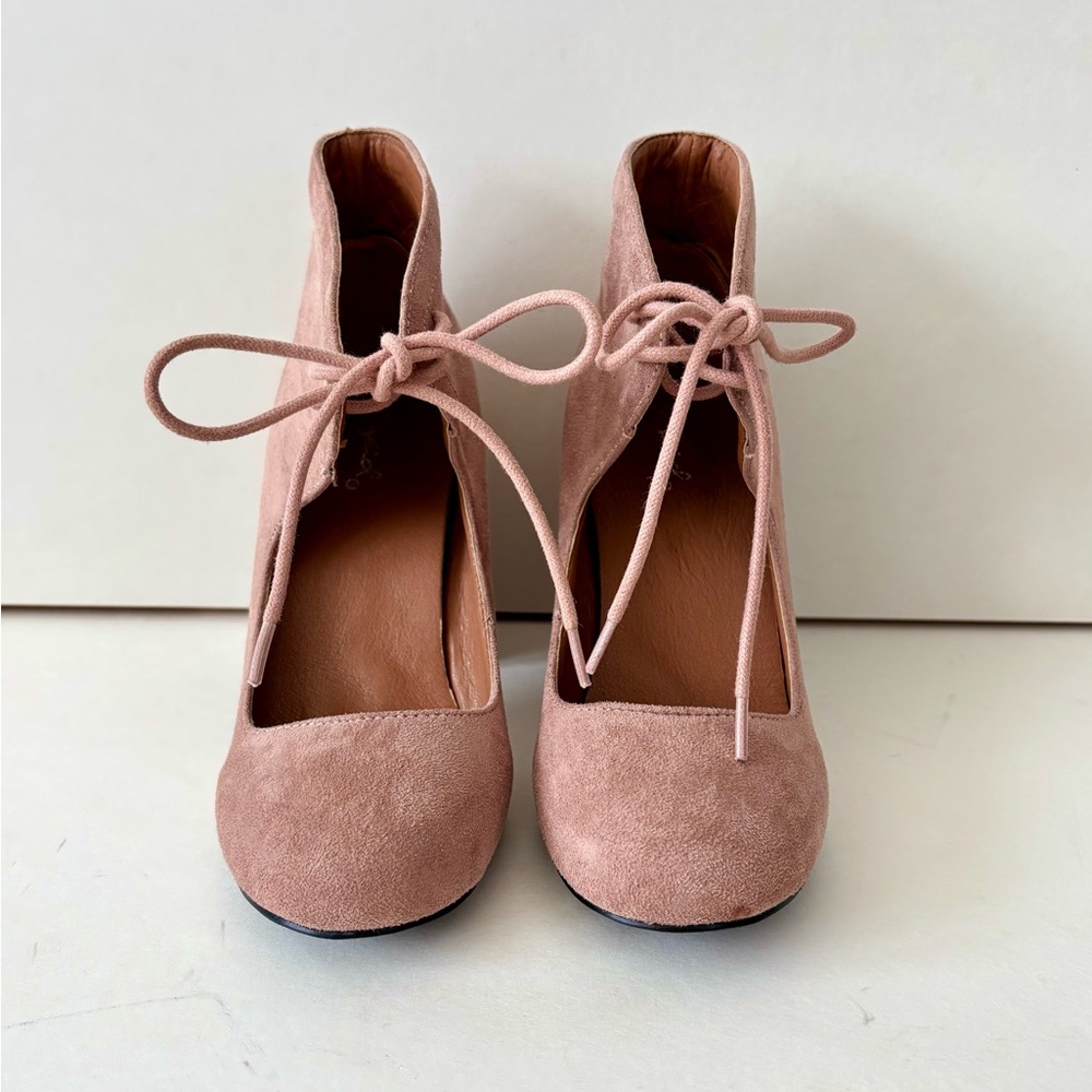 Qupid Women’s size 6 Ballet Pink faux suede 3.5” chunky heel